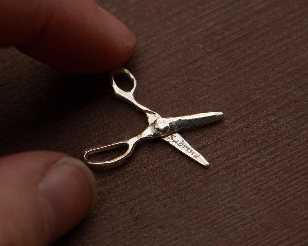 ARTICULATED SCISSOR PENDANT