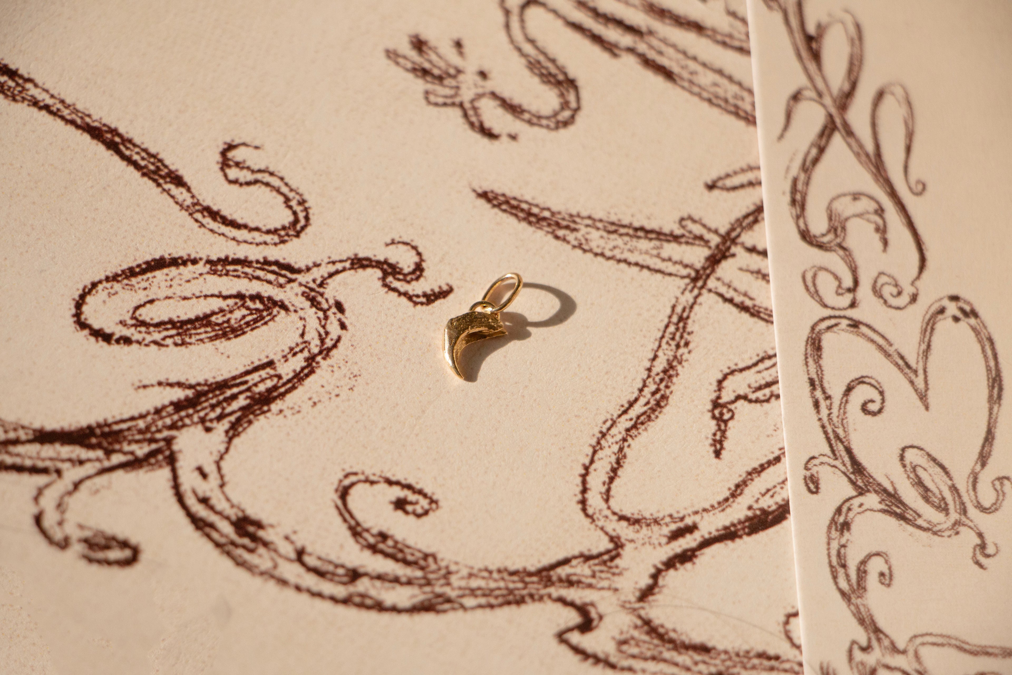 CAT CLAW PENDANT