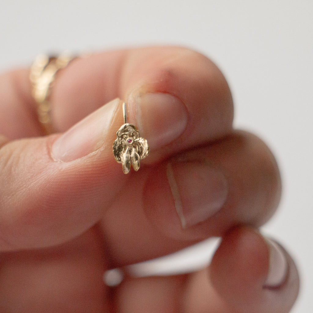 DROOPY ORCHID PENDANT