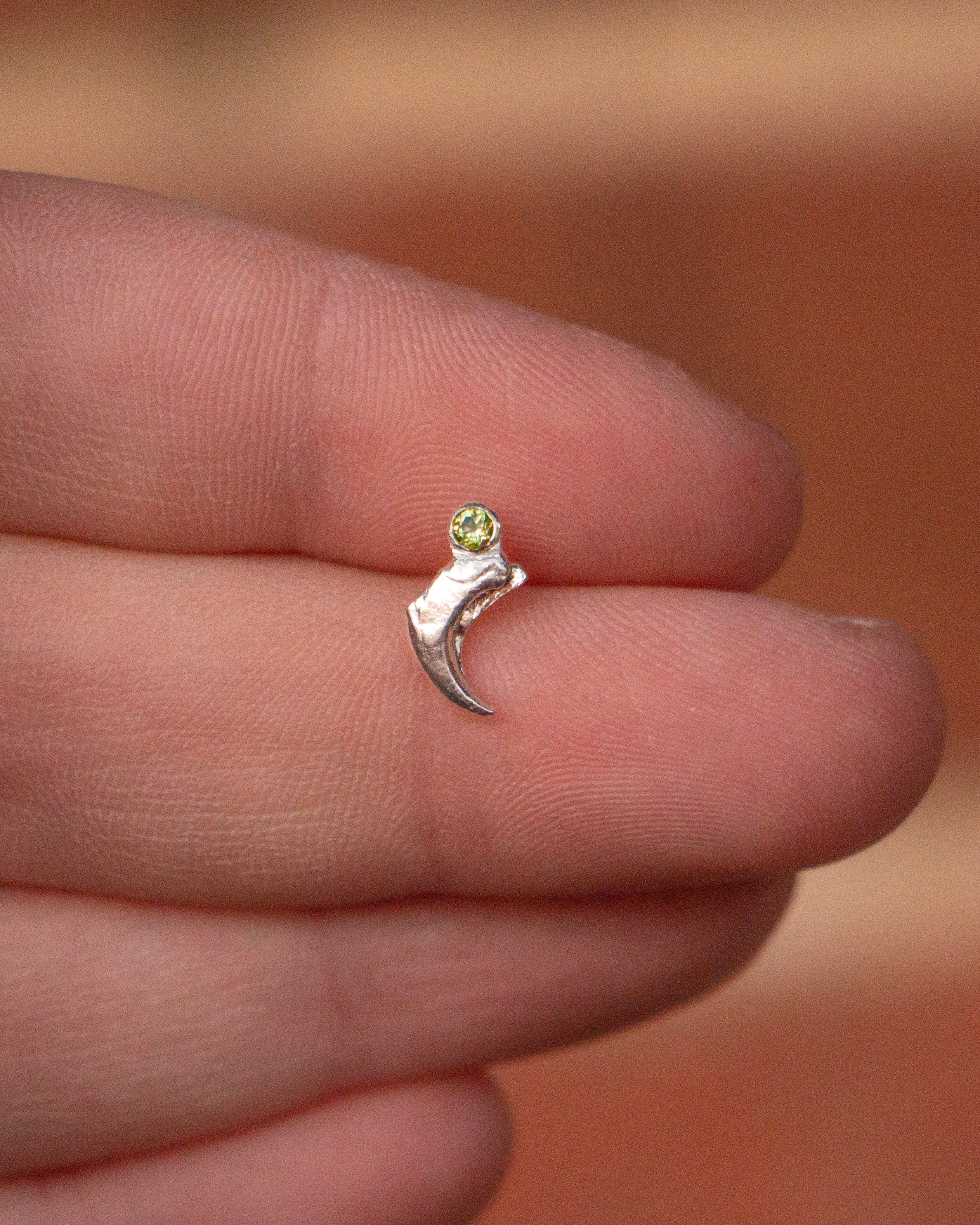 GEMSTONE CAT CLAW STUD EARRING