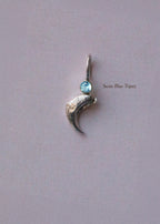 GEMSTONE CLAW PENDANT